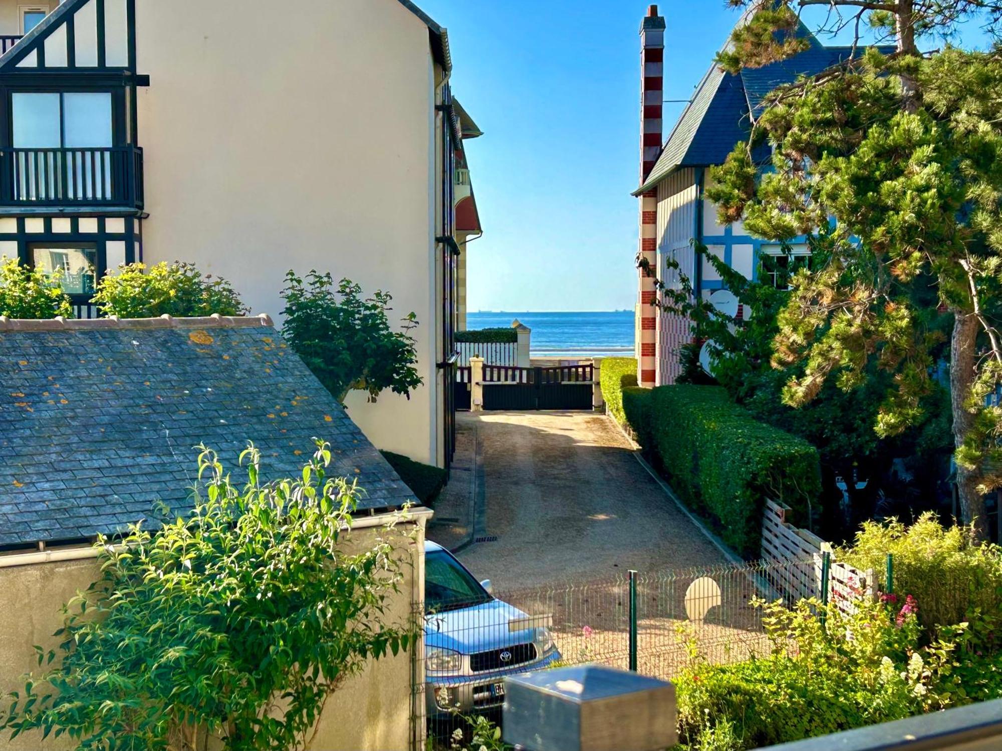 Magnifique Appartement Vue Mer A 50 M De La Plage Villers-sur-Mer Luaran gambar